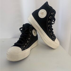 Converse platform Black and White High-Tops (suede) size 7